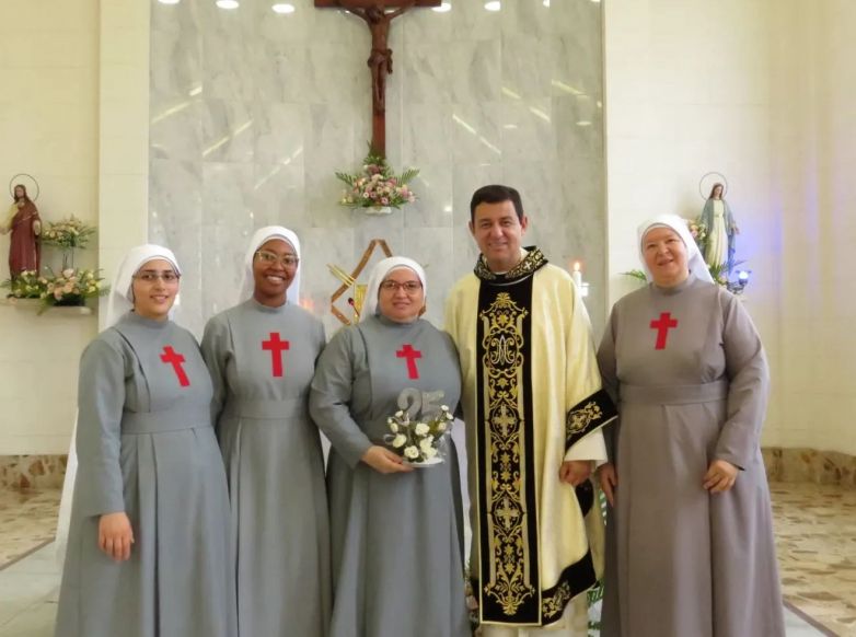 Celebra&ccedil;&atilde;o da Imaculada Concei&ccedil;&atilde;o marca jubileu e renova&ccedil;&atilde;o de votos religiosos