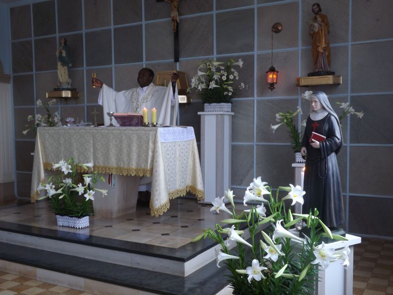 Dia da Madre Vannini e comemorado com missa e presen&ccedil;a da Madre Z&eacute;lia