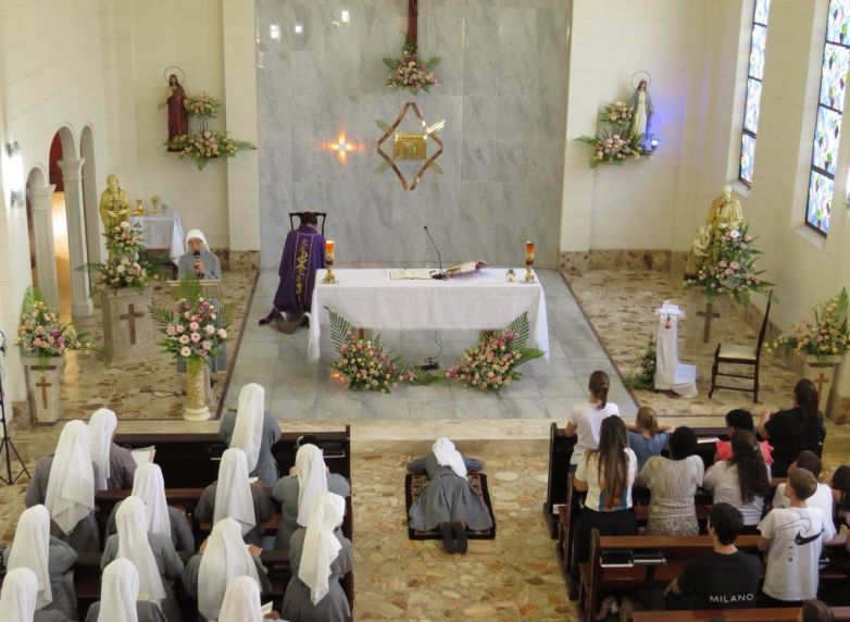Irm&atilde; Fernanda professa votos perp&eacute;tuos na Casa Provincial