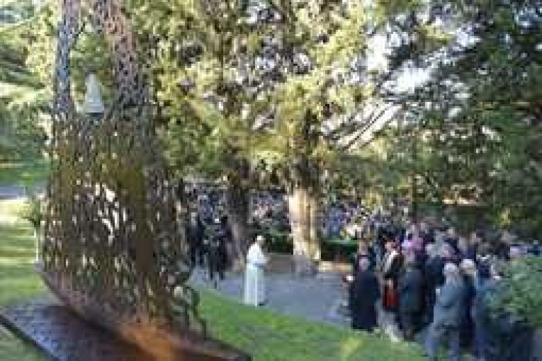 Inaugura&ccedil;&atilde;o da est&aacute;tua de Nossa Senhora de Aparecida nos jardins do Vaticano