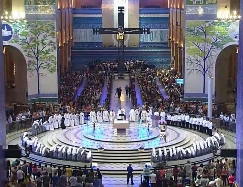 Missa em Aparecida em a&ccedil;&atilde;o de gra&ccedil;as pela Canoniza&ccedil;&atilde;o da Santa Josefina Vannini