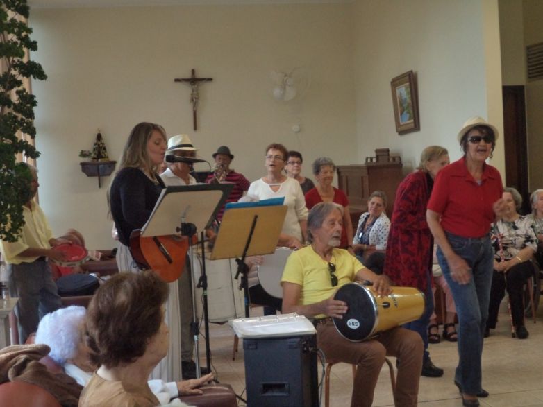 Grupo Unidos da Melhor Idade visita pensionistas da comunidade de Atibaia