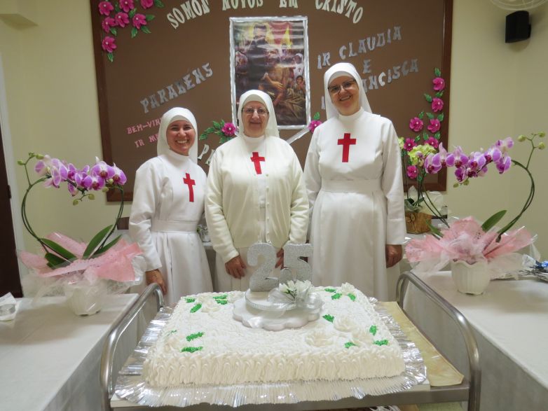25 anos de Vida Consagrada das irm&atilde;s Cl&aacute;udia e Francisca