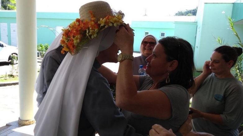 Confira fotos da visita da Madre no Brasil