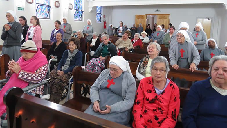 Coroa&ccedil;&atilde;o de Nossa Senhora