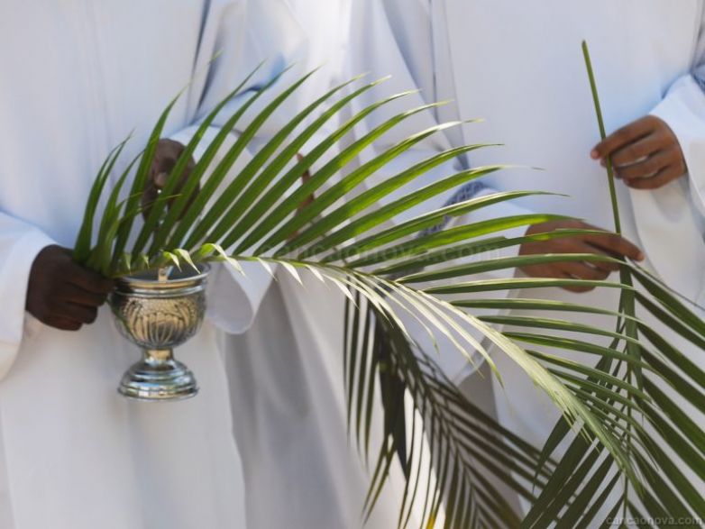 O Domingo de Ramos nos ensina que seguir Cristo &eacute; renunciarmos a n&oacute;s mesmos