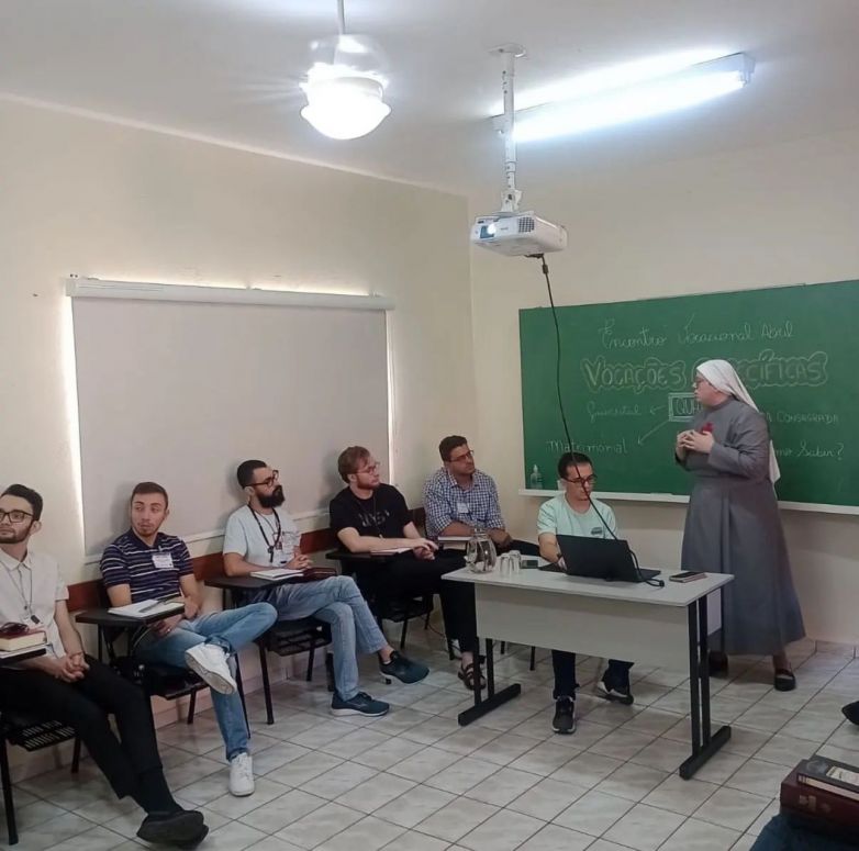 Irm&atilde;s realizam miss&atilde;o na comunidade de Santa Rita dos Campos - MG na Semana Santa
